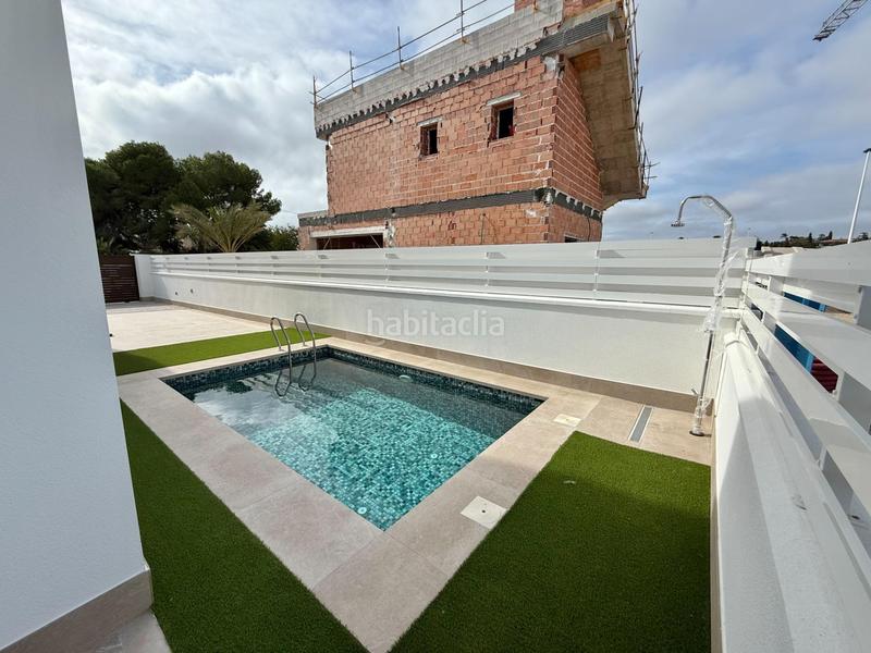 Foto 4223f74d-2adf-40fc-9b70-9092ef875c3b. Chalet dans calle calle irlanda dans La Marina Elche / Elx