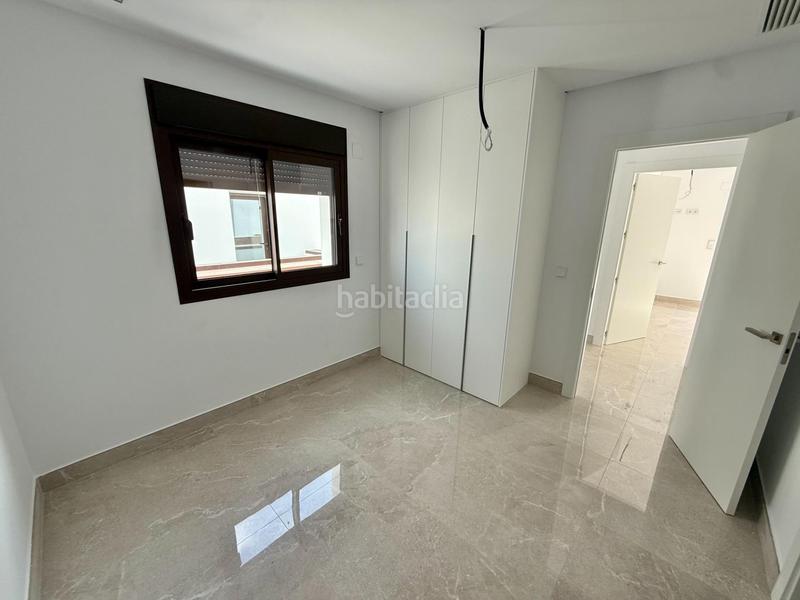Foto 48d75c75-8fb6-46bc-bcc8-a523ec81c5c6. Chalet dans calle calle irlanda dans La Marina Elche / Elx