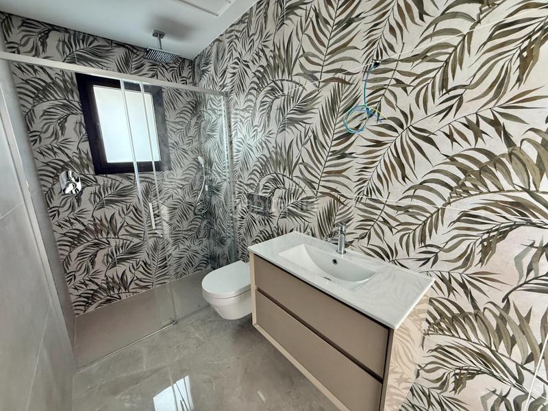 Foto 50e668e9-313d-45b8-b602-6becf2bcad72. Chalet dans calle calle irlanda dans La Marina Elche / Elx