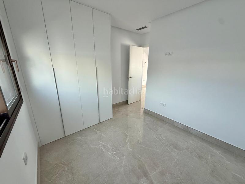 Foto 60876831-7ef0-43c3-b51e-2ed34ebd52ef. Chalet dans calle calle irlanda dans La Marina Elche / Elx