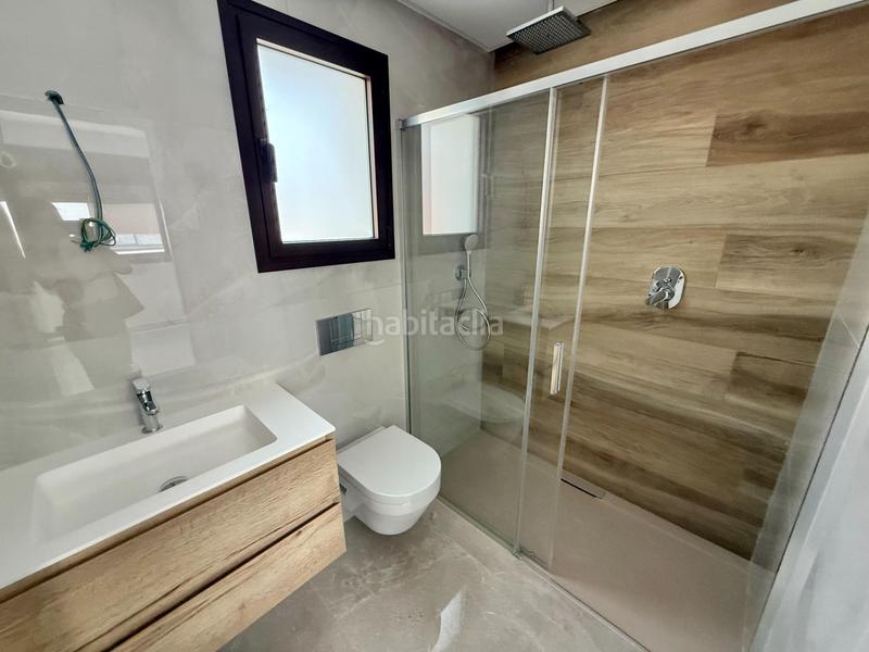 Foto 65f0666e-8840-4eae-89a4-2b4182e88d31. Chalet dans calle calle irlanda dans La Marina Elche / Elx