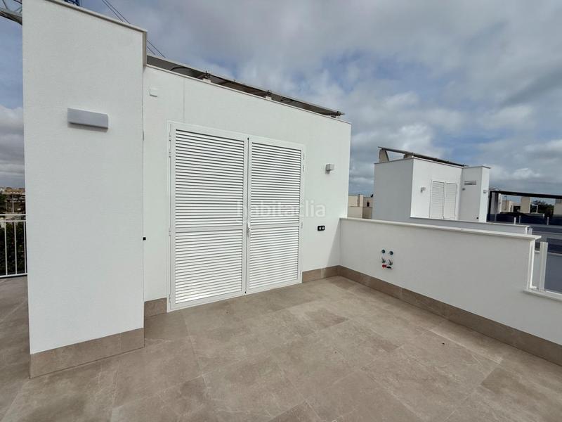 Foto 7924110a-f0c1-4169-891f-4fbe69b29e36. Chalet dans calle calle irlanda dans La Marina Elche / Elx