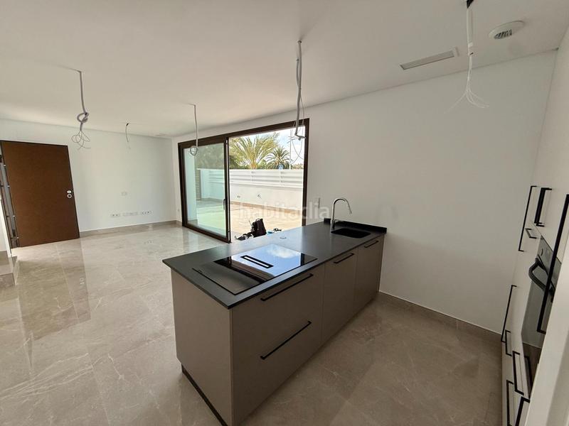 Foto ba9c2c3d-7152-4470-9495-a1fb8c51de29. Chalet dans calle calle irlanda dans La Marina Elche / Elx