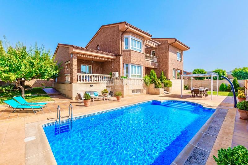 Foto 1da94cac-6f3b-4fc2-8520-e68713f90d39. Maison avec chauffage parking piscine dans Cabanillas del Campo