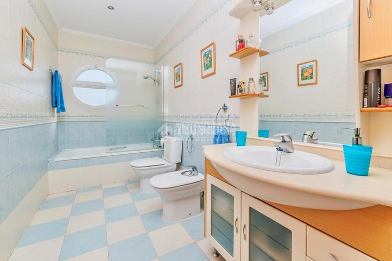 Foto 4a802eb5-9134-4a4d-88f7-1d7e2c3c9b91. Maison avec chauffage parking piscine dans Cabanillas del Campo