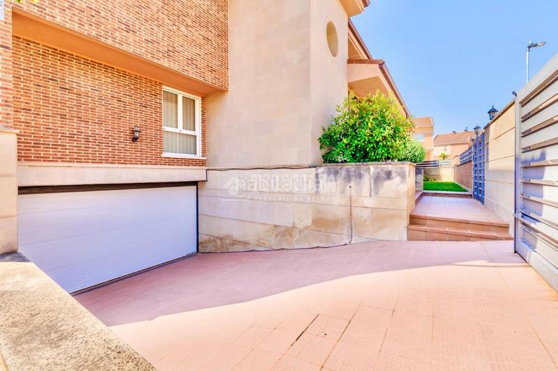 Foto e4a7bd74-e336-4a2d-8d90-0d9c3e87224c. Maison avec chauffage parking piscine dans Cabanillas del Campo