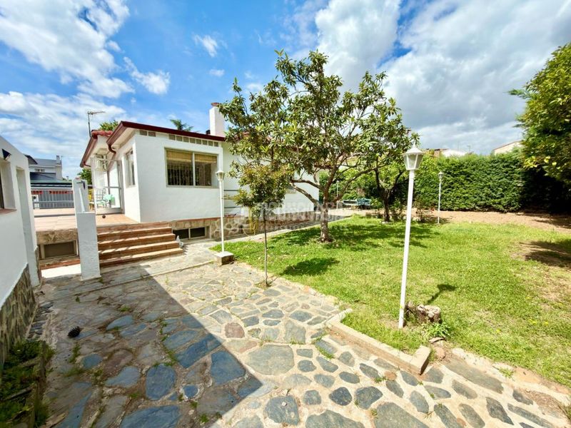 Foto a7d0e146-87d2-4199-ad81-fcf401cfdb18. Casa amb calefacció aparcament a Cabanillas del Campo