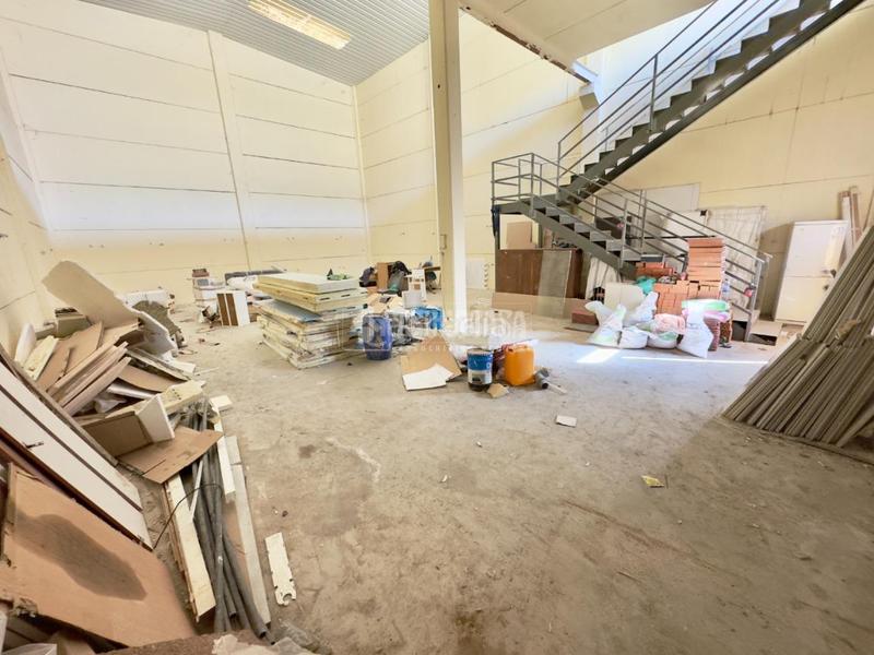 Foto b10ddafc-482b-4439-b478-010d0973c347. Local comercial nave en venta en Cabanillas del Campo
