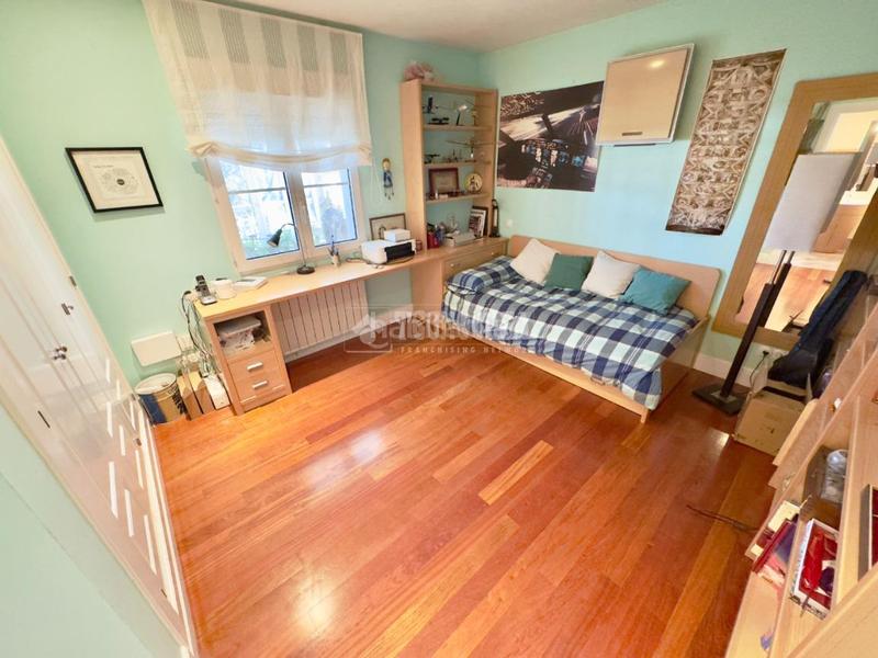 Foto 0b114aaf-0b72-414d-96f2-a307413d6649. Casa amb calefacció aparcament piscina a Cabanillas del Campo