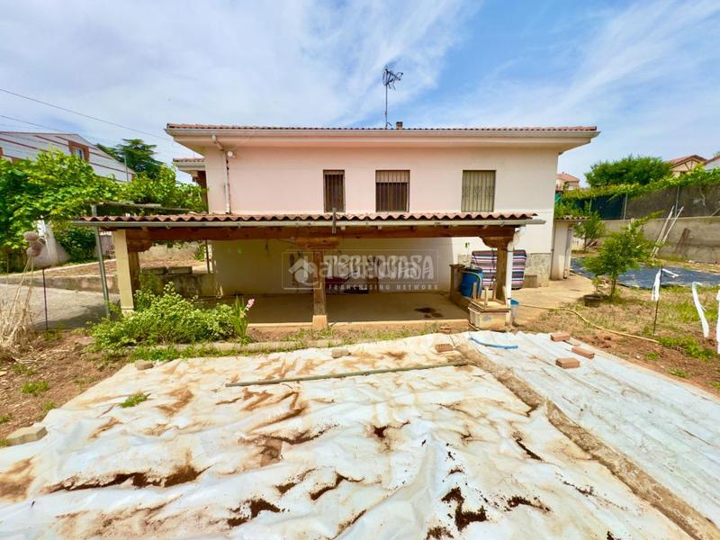 Foto 0e36ecdf-98a4-4c65-ac81-b6447c8f4bdb. Casa con riscaldamento parcheggio in Cabanillas del Campo