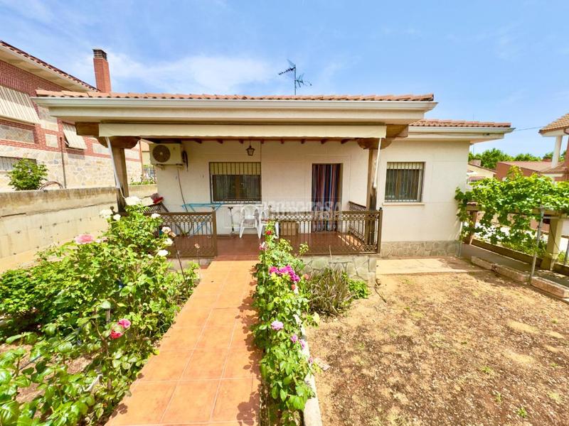 Foto 2fb3200e-9806-4603-a756-568479019c84. Casa con riscaldamento parcheggio in Cabanillas del Campo