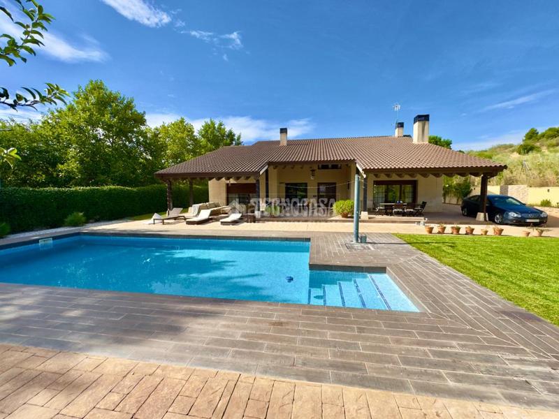 Foto 12e3157b-643f-44db-81b7-1c5eb107218c. Casa amb calefacció a Cabanillas del Campo