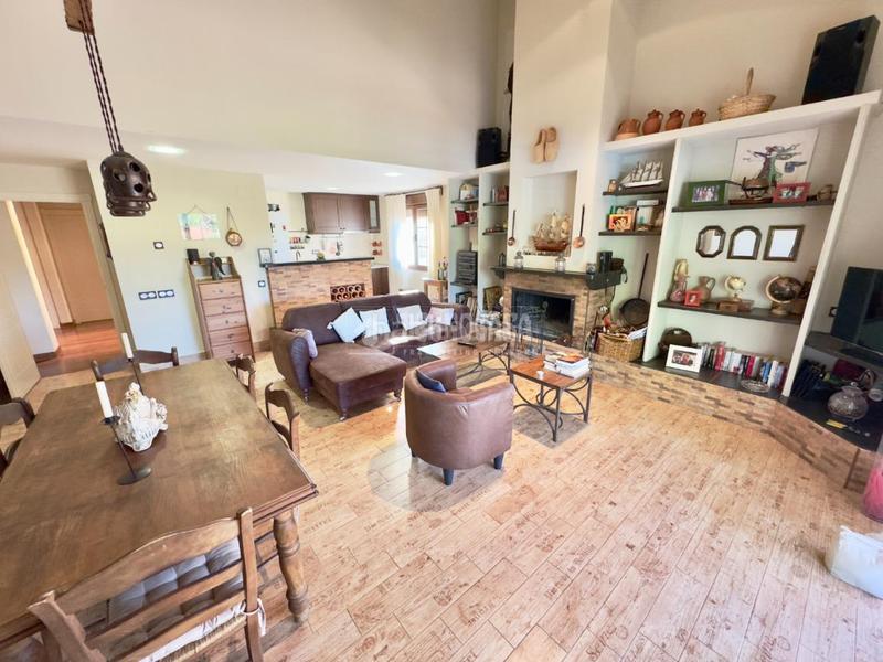 Foto 2bb78fb1-6f5d-4cb5-a7f5-b2bfcd03046e. Casa amb calefacció a Cabanillas del Campo