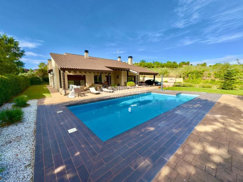 Foto 7fcd8e2f-bd1b-4483-a32b-da02b398fcb5. Casa amb calefacció a Cabanillas del Campo