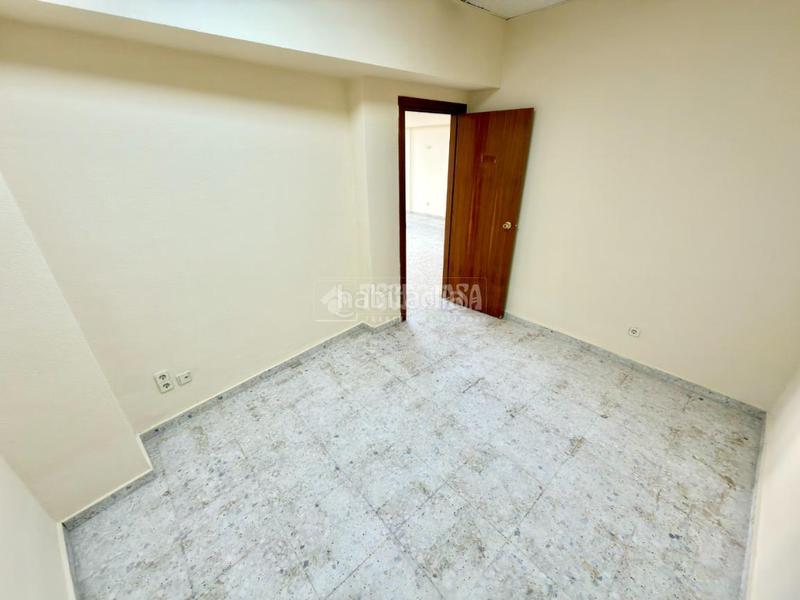 Foto 22d409ba-e7b6-415b-b3f3-7828345c68e5. Affitto locale commerciale in Cabanillas del Campo