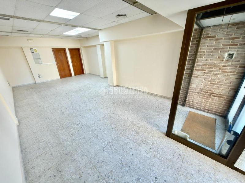 Foto 39937832-e08f-478c-a56e-b44332fa325c. Location local commercial dans Cabanillas del Campo