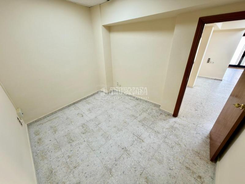 Foto 46f51aad-131b-42c3-ba8f-a7cee6a01a8c. Location local commercial dans Cabanillas del Campo