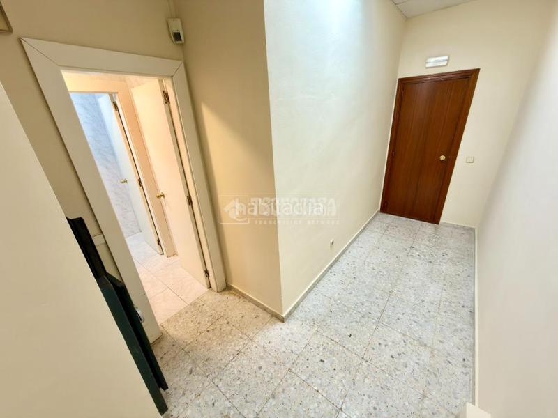 Foto 4d6c4f56-5b51-46a0-ba7b-f85ed7a332f2. Location local commercial dans Cabanillas del Campo