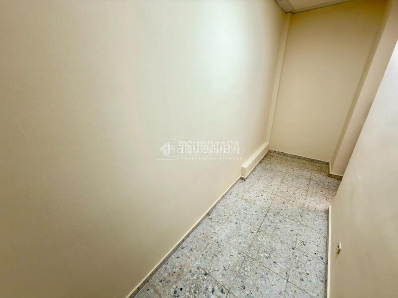 Foto b7070afd-8a77-43e5-b79b-89aca456cbda. Rent business premise in Cabanillas del Campo