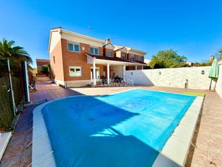 Casa aparellada a Cabanillas del Campo. Casa en venta en cabanillas del campo