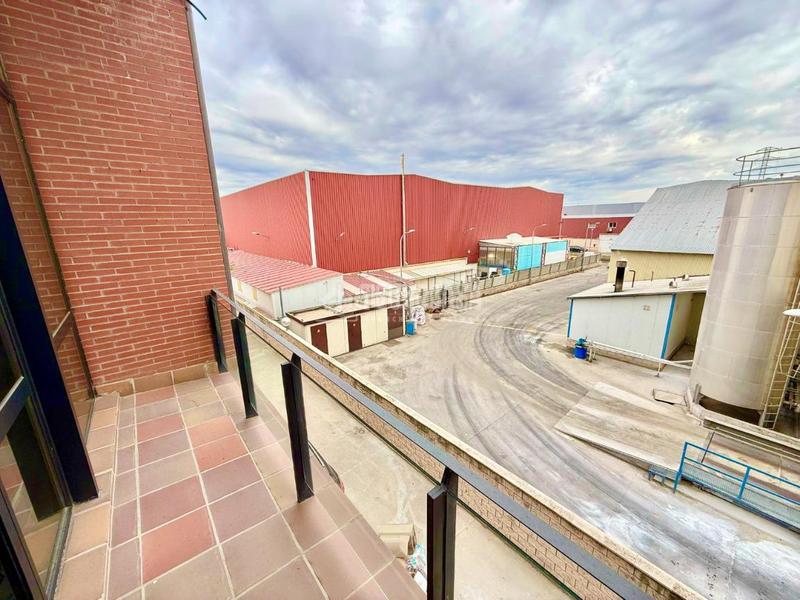 Foto 86a82ead-4db0-41dd-9445-3aedeb1c9703. Loft con parcheggio piscina in Cabanillas del Campo