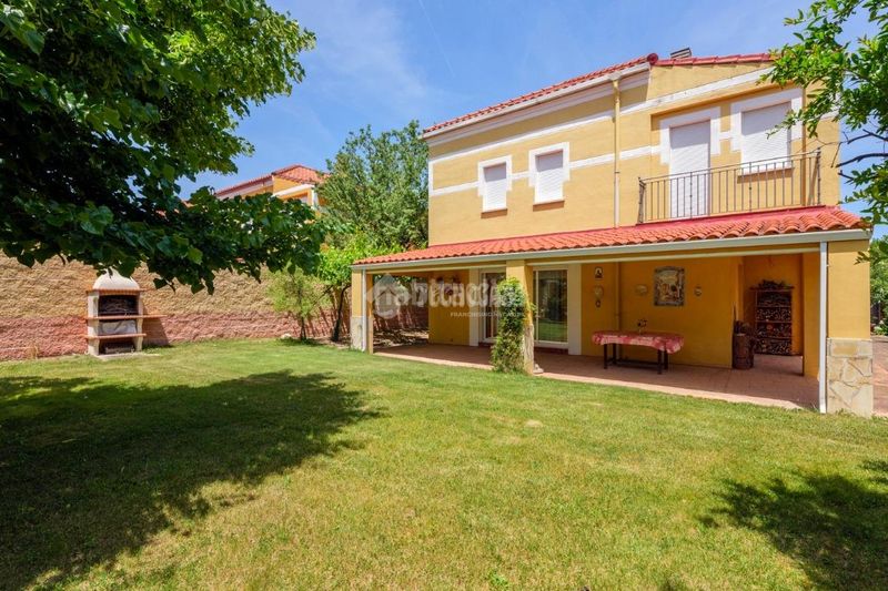 Foto 0528bbdb-9afc-4a54-a02b-4aa2fcf4a56d. Casa amb calefacció piscina a Cabanillas del Campo