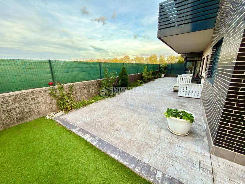 Foto b9aaab0b-3b1c-4791-8cfe-2e15721cd51a. Piso  en venta en Cabanillas del Campo