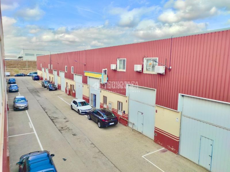 Foto db543528-6411-4dce-921c-783b0920306d. Local comercial a Cabanillas del Campo
