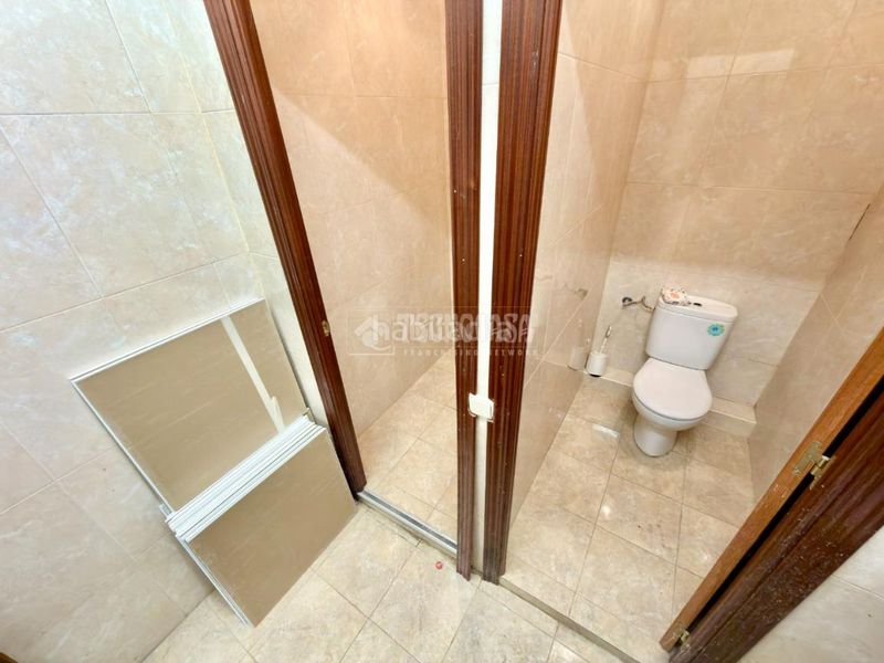Foto e1d182c8-33e3-4dda-9f4d-a4b0482ffab3. Local comercial a Cabanillas del Campo