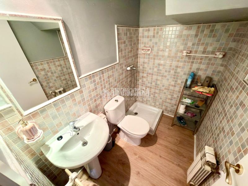 Foto 2bebbacc-f870-4977-91df-1fb7e4203f7b. Casa aparellada amb calefacció aparcament a Valdeaveruelo