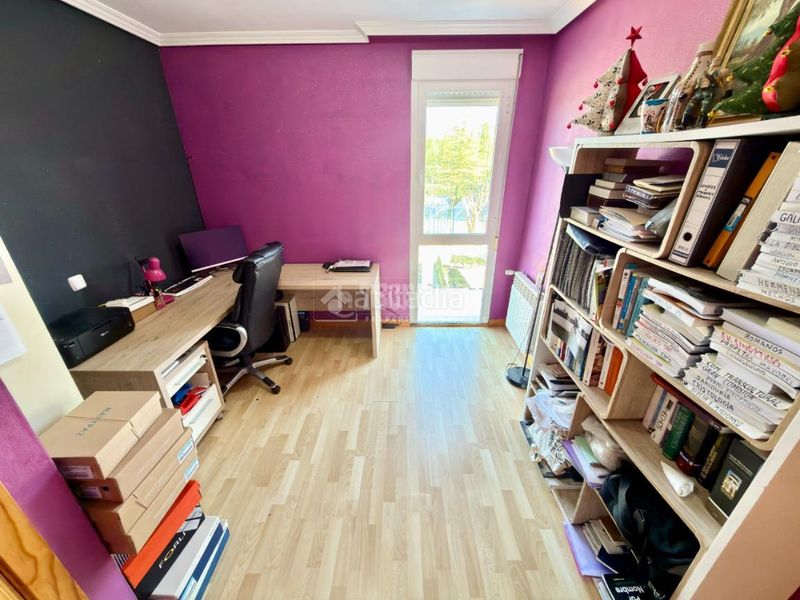 Foto 8ef35f02-7838-4428-9cf2-d1cd5e236c60. Casa aparellada amb calefacció aparcament a Valdeaveruelo