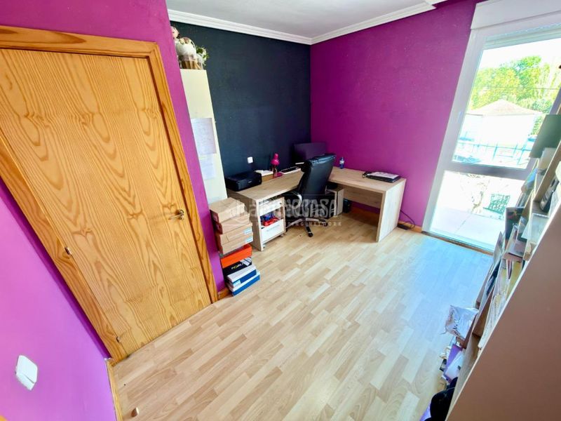 Foto b5a0fce9-1536-4fdc-ac69-d3f22715f4fe. Casa aparellada amb calefacció aparcament a Valdeaveruelo