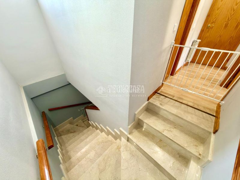 Foto bd442a3f-c0e9-43b3-a5d4-c290f023895e. Casa aparellada amb calefacció aparcament a Valdeaveruelo