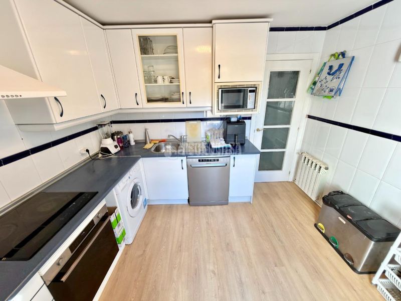 Foto c08c6875-7ba2-4aaf-92ee-16a644f712e6. Casa aparellada amb calefacció aparcament a Valdeaveruelo