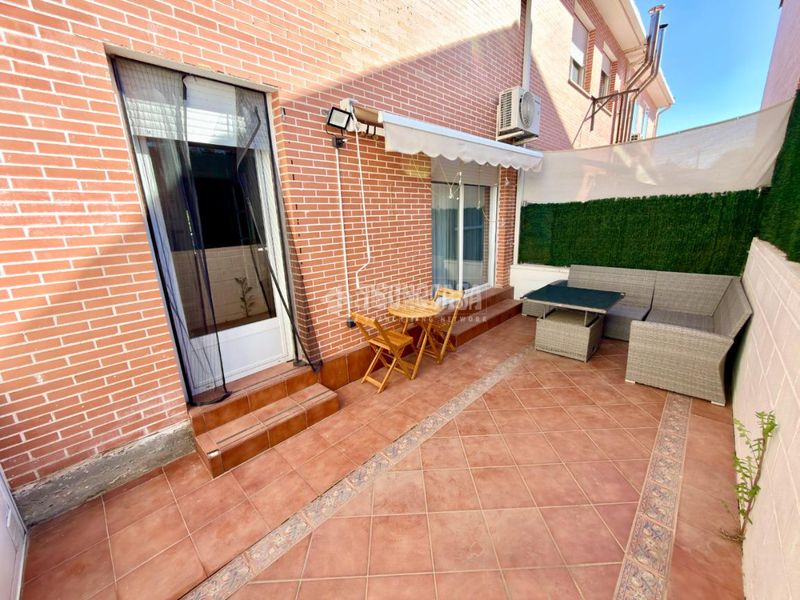 Foto c4e18881-1690-4bd2-b751-7a48625b2559. Casa aparellada amb calefacció aparcament a Valdeaveruelo