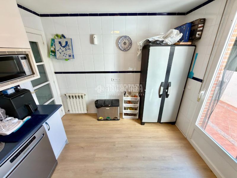 Foto cc3f8132-776e-4ecc-a006-ae278a62cf6a. Casa aparellada amb calefacció aparcament a Valdeaveruelo