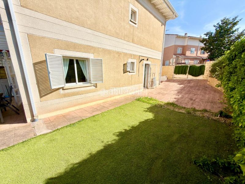 Foto 06d73d65-3fa6-4f32-8e09-09a13d1186b2. Casa aparellada amb calefacció a Cabanillas del Campo