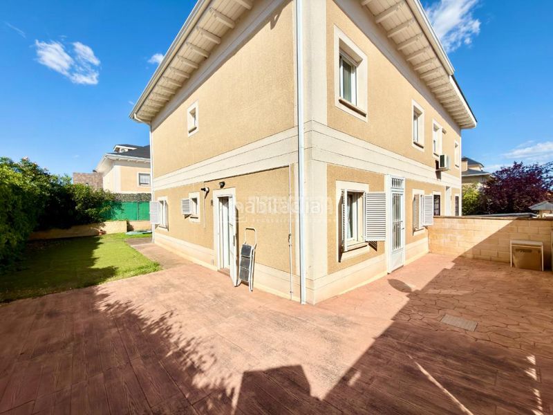 Foto 4ba8ce84-b864-4bb8-9e3a-4a42da82915c. Casa aparellada amb calefacció a Cabanillas del Campo