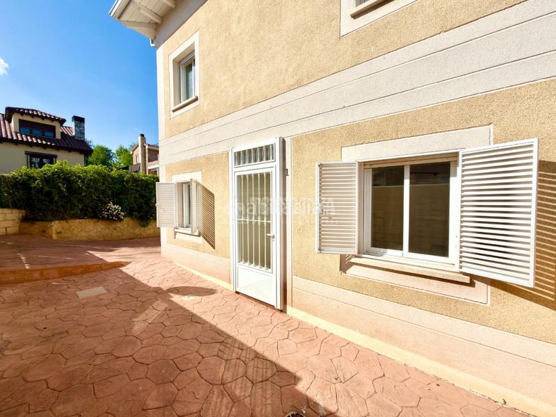Foto 86de3f2d-87ef-4946-bc55-e8e05423adf2. Casa aparellada amb calefacció a Cabanillas del Campo