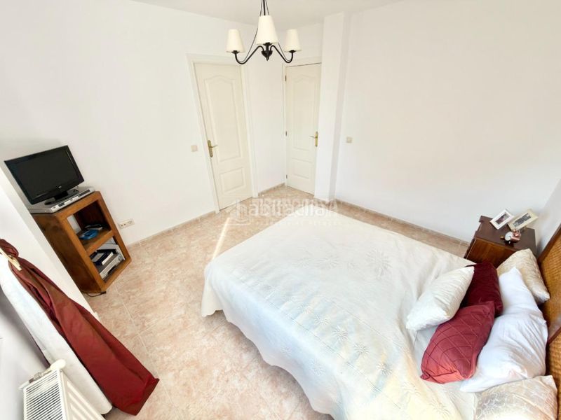 Foto a4b555c1-66f5-413e-b648-b8675f5ce79a. Casa aparellada amb calefacció a Cabanillas del Campo