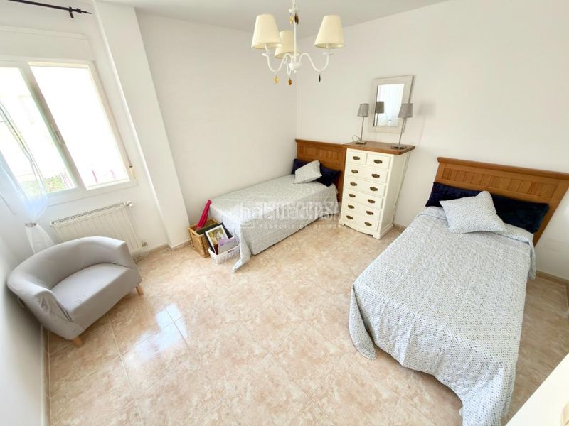 Foto aa267841-20d3-4cf6-8f09-68139e11417c. Casa aparellada amb calefacció a Cabanillas del Campo