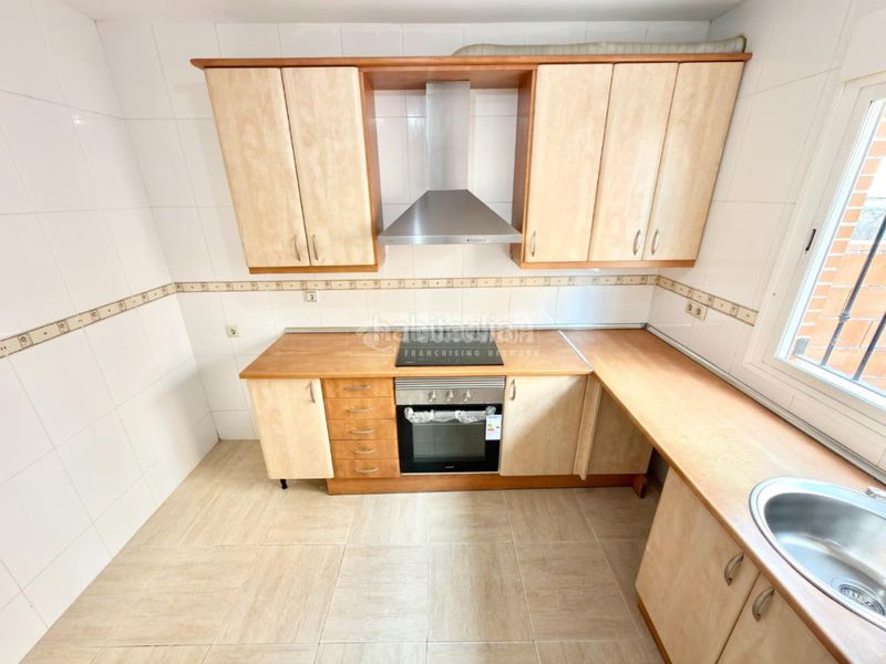 Foto 22a66179-4843-4f6d-9c4f-5214d8a6333d. Casa aparellada amb calefacció a Valdeaveruelo