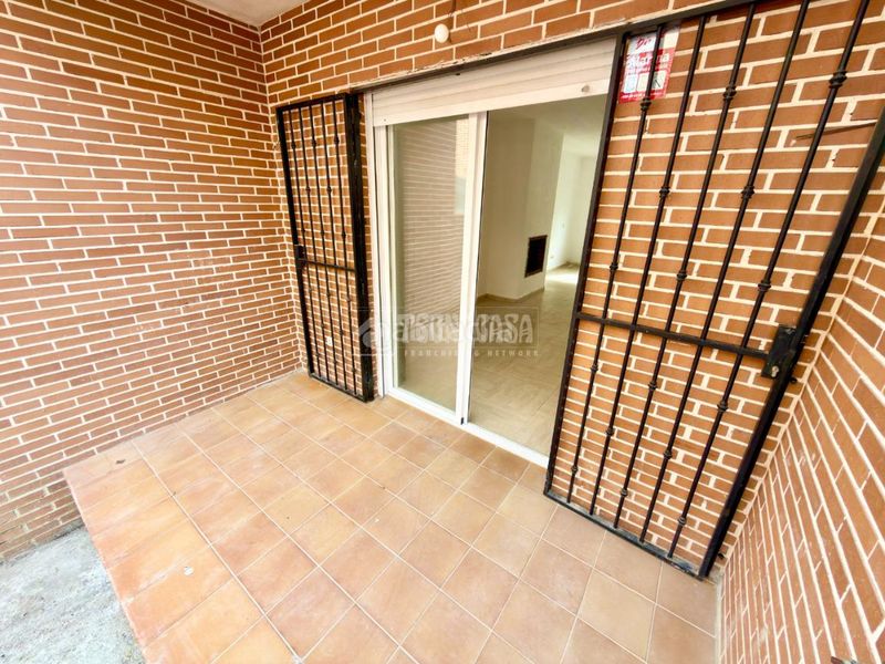 Foto da81a9ea-3ee7-4db7-9c33-bf114610b16a. Casa aparellada amb calefacció a Valdeaveruelo