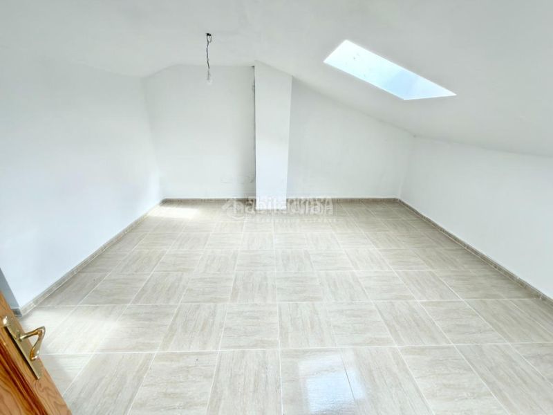 Foto e062cdcf-0c5b-4288-ba6c-97c65566b652. Casa aparellada amb calefacció a Valdeaveruelo