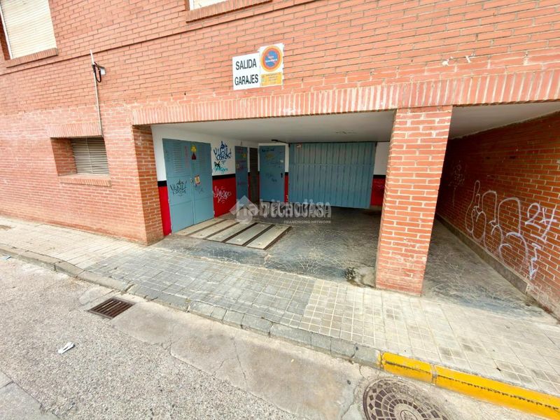 Foto 42fd4ca9-a73d-4252-91e4-fbd036f27ee9. Aparcament cotxe a Cabanillas del Campo