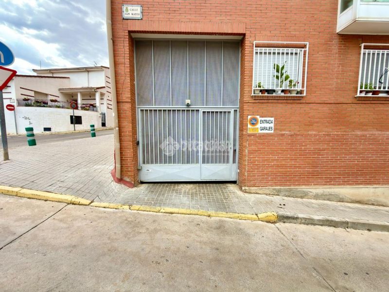 Foto dc553084-3583-4dce-9a53-d0164c772ef7. Aparcament cotxe a Cabanillas del Campo