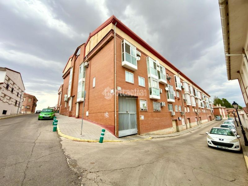 Foto eb31b0d5-d595-46d8-93df-3e3c0ac5cc82. Aparcament cotxe a Cabanillas del Campo