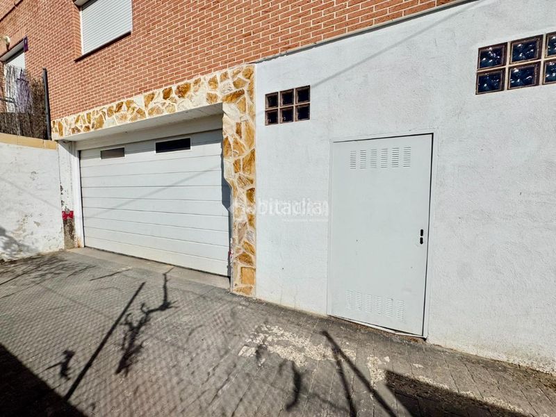 Foto c2d6a315-3210-4729-ab59-8ce317a180af. Aparcament cotxe a Valdeaveruelo