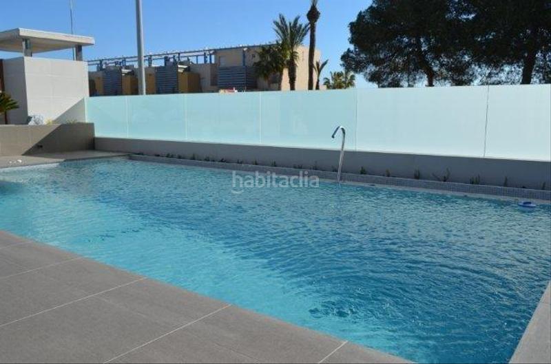 Foto 748cbfe8-3dc1-456c-9669-fa81be58e364. Casa con piscina in Campoamor Orihuela