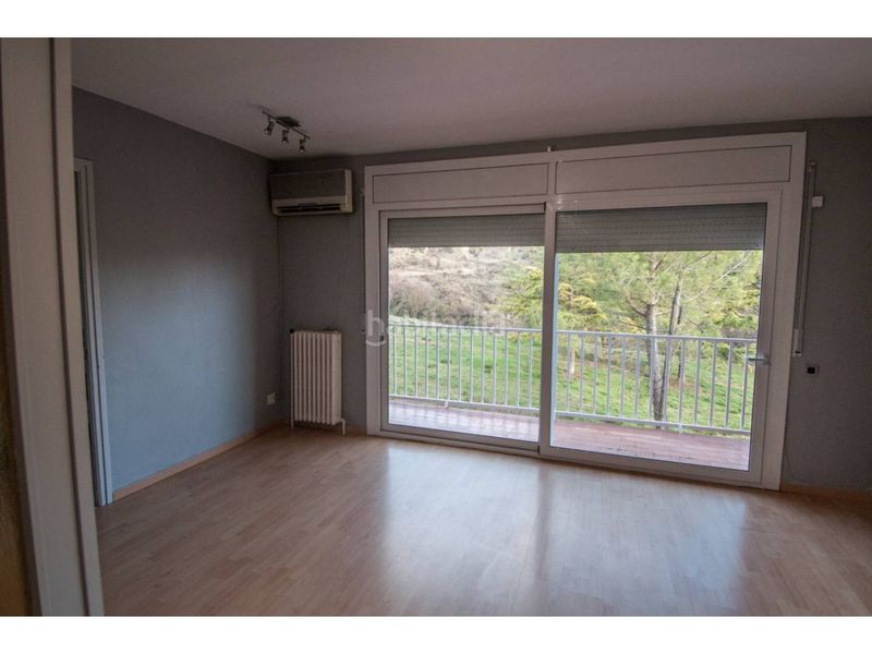 Foto 0e7913c3-5f5f-4931-a989-fd2bed6fc135. Casa amb calefacció aparcament a Sallent